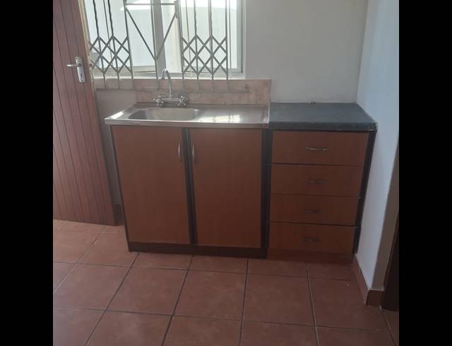 2 BEDROOM HOUSE TO LET IN RESERVOIR HILLS